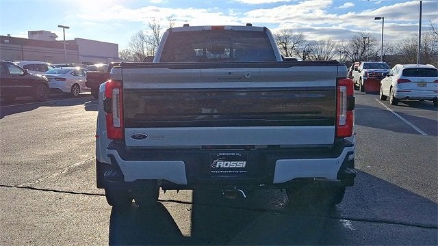 2025 Ford F-450 Platinum