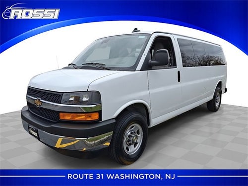 2024 Chevrolet Express Passenger 3500 1LT