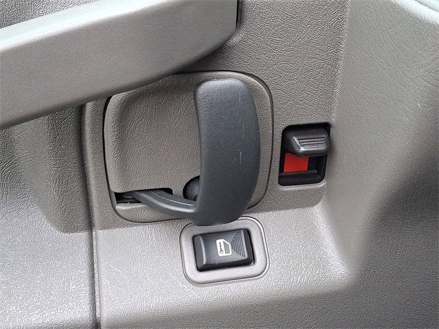 2024 Chevrolet Express Passenger 3500 1LT