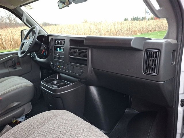 2024 Chevrolet Express Passenger 3500 1LT