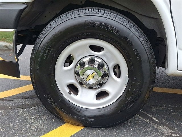 2024 Chevrolet Express Passenger 3500 1LT