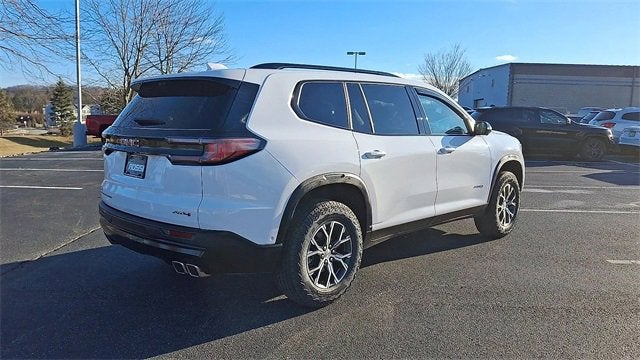 2024 GMC Acadia AT4