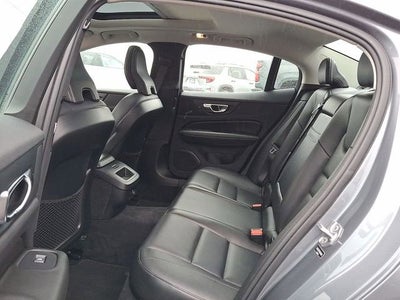 2019 Volvo S60 T6 Momentum