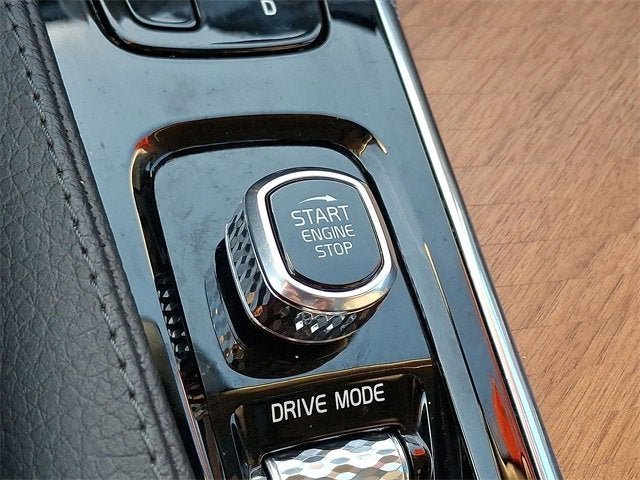 2021 Volvo XC90 Recharge Plug-In Hybrid T8 Inscription Expression 7 Passenger