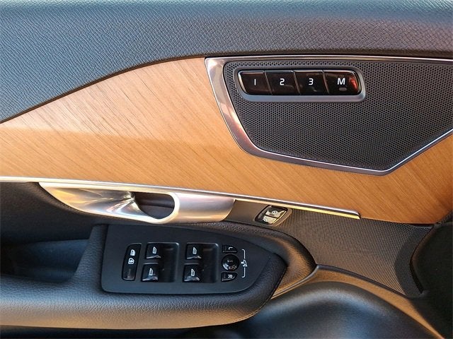 2021 Volvo XC90 Recharge Plug-In Hybrid T8 Inscription Expression 7 Passenger