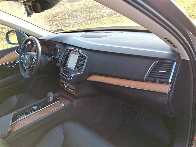 2021 Volvo XC90 Recharge Plug-In Hybrid T8 Inscription Expression 7 Passenger