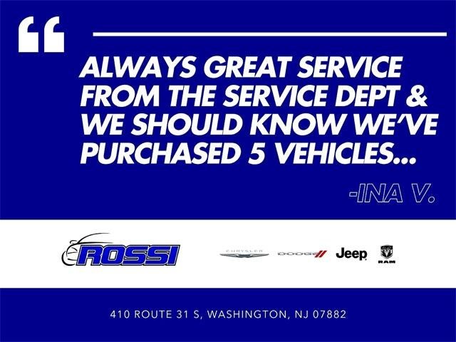 2022 RAM 1500 Laramie 4x4 Crew Cab 5'7" Box