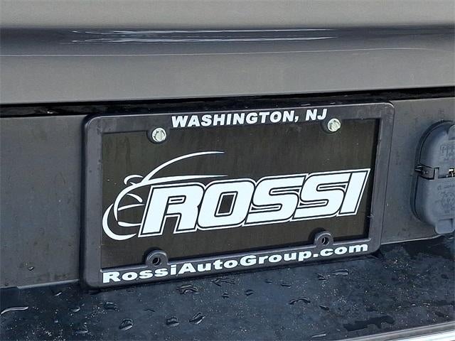 2022 RAM 1500 Laramie 4x4 Crew Cab 5'7" Box