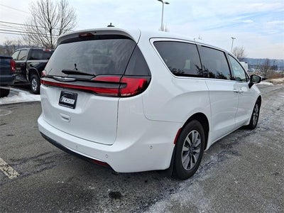 2023 Chrysler Pacifica Hybrid Touring L FWD