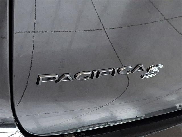 2023 Chrysler Pacifica Hybrid Touring L FWD