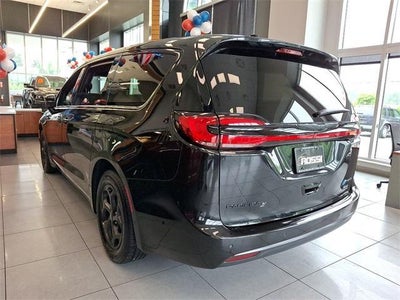 2023 Chrysler Pacifica Hybrid Touring L FWD