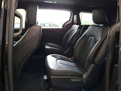 2023 Chrysler Pacifica Hybrid Touring L FWD