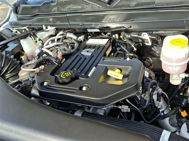 2025 RAM 3500 Laramie 4x4 Crew Cab 8' Box