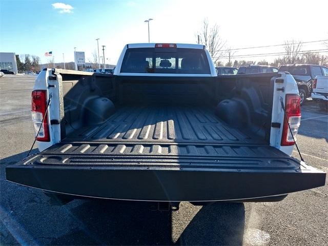 2020 RAM 2500 Tradesman 4x4 Crew Cab 8' Box