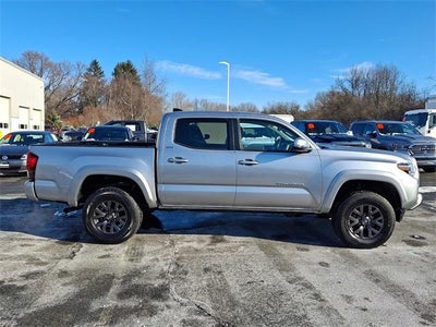 2023 Toyota Tacoma 4WD 4WD SR5 Double Cab 5' Bed V6 AT (GS)